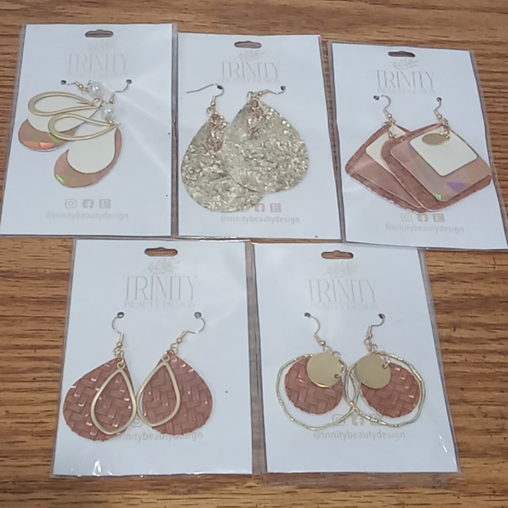Earrings lot